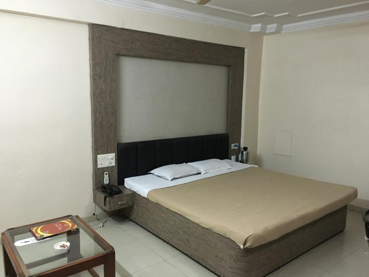 Hotel Grand Arjun Rāipur Eksteriør bilde