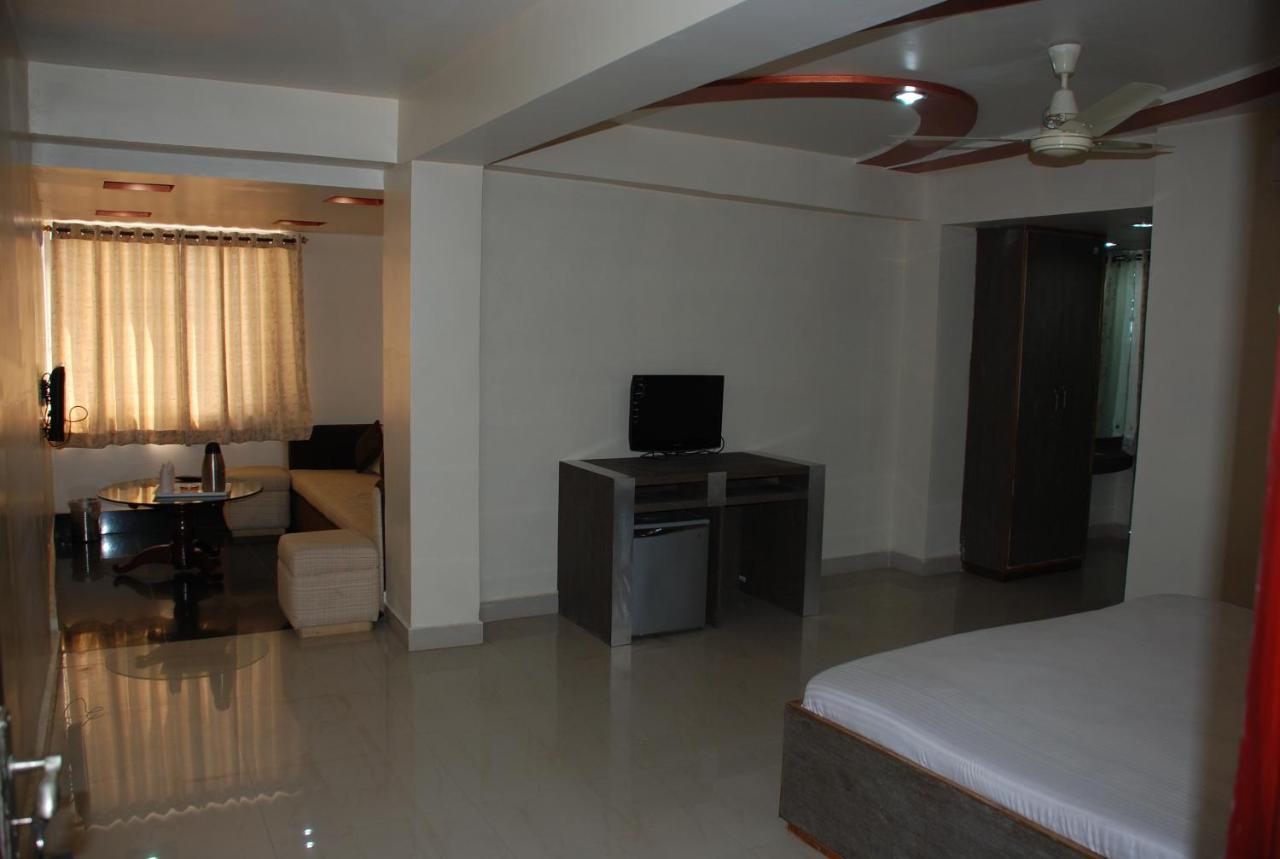 Hotel Grand Arjun Rāipur Eksteriør bilde