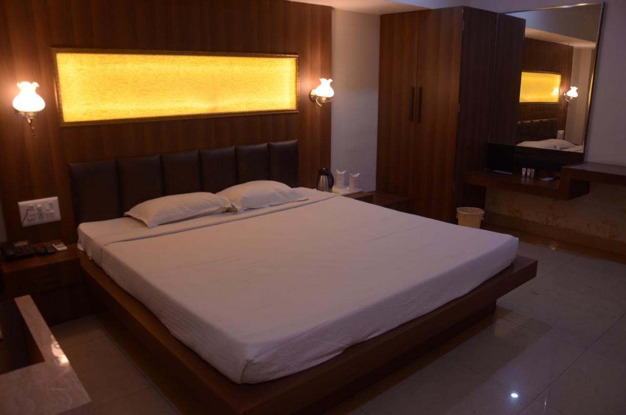Hotel Grand Arjun Rāipur Eksteriør bilde