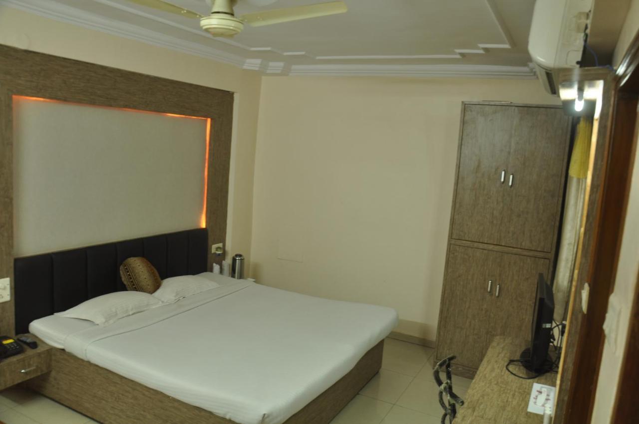 Hotel Grand Arjun Rāipur Eksteriør bilde