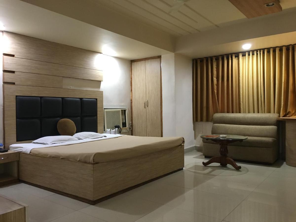 Hotel Grand Arjun Rāipur Eksteriør bilde