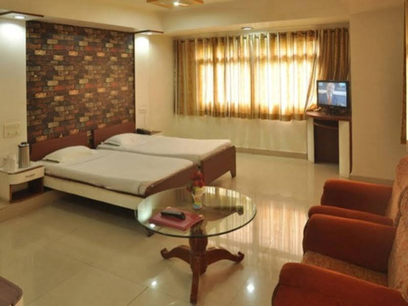 Hotel Grand Arjun Rāipur Eksteriør bilde