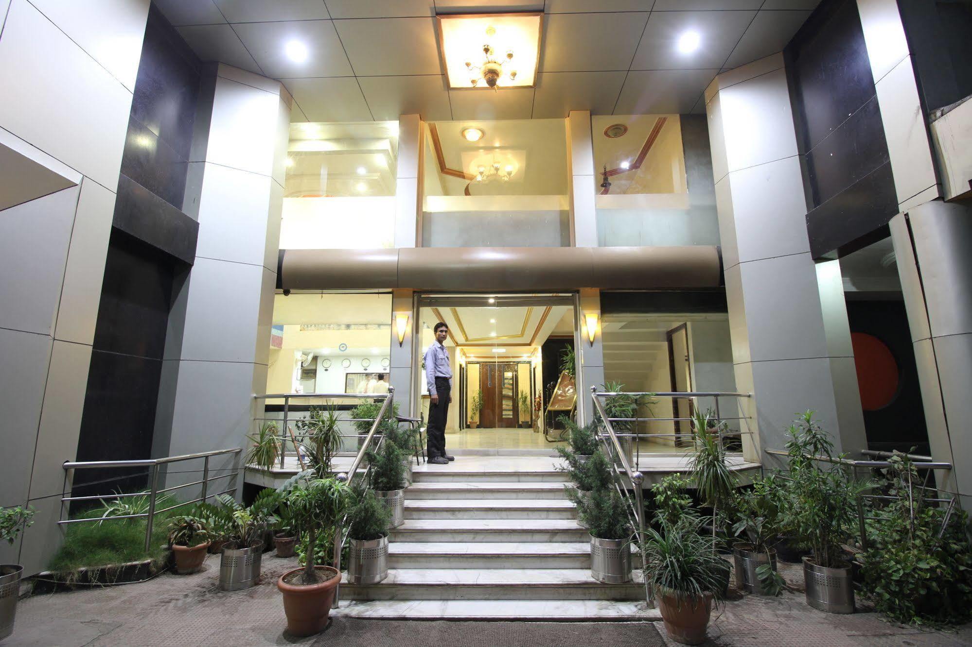 Hotel Grand Arjun Rāipur Eksteriør bilde